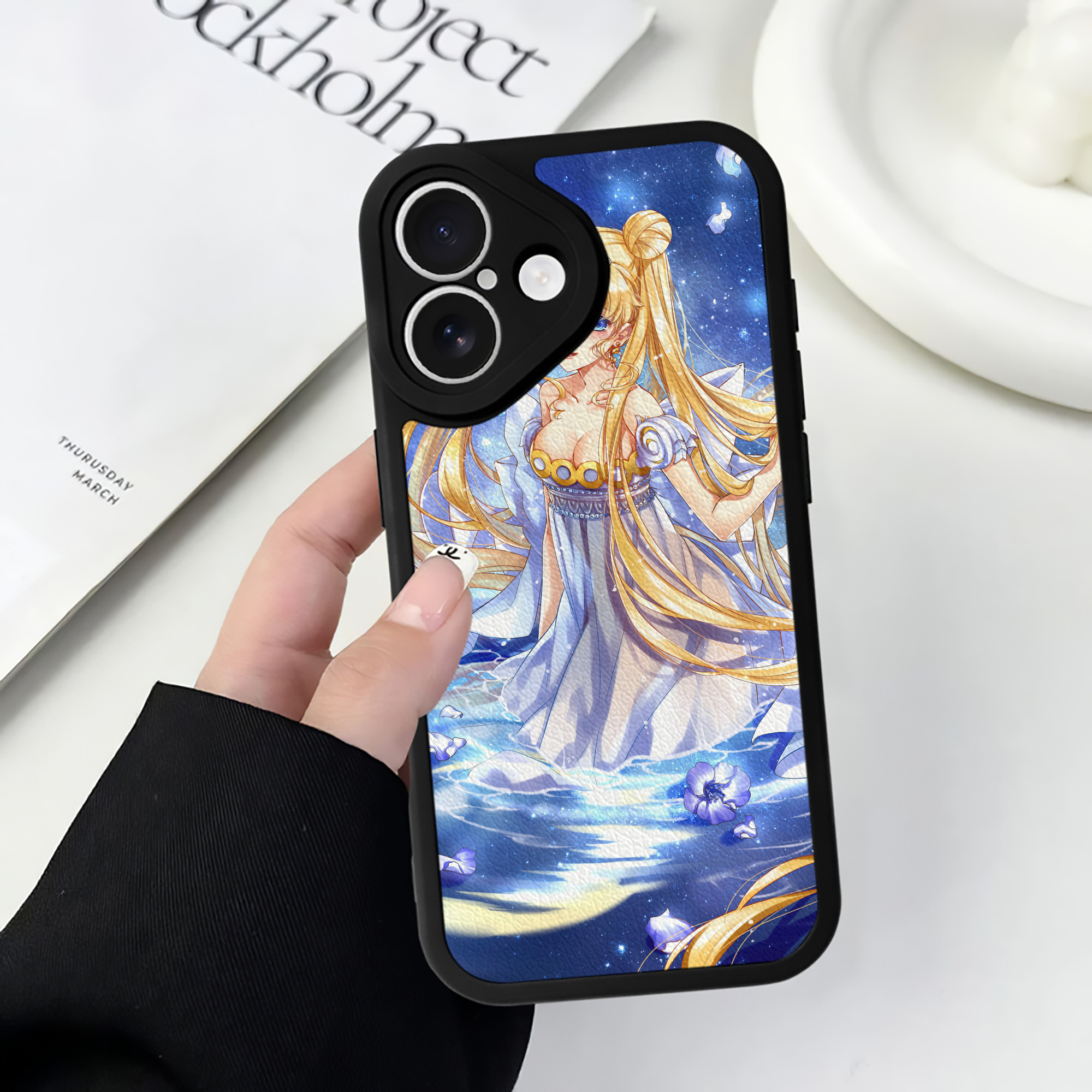 （画像用） 美少女戦士セーラームーン Sailor Moon 【iPhone 16シリーズ対応】シリコンスマホケース（レザー調） 材質：シリコン